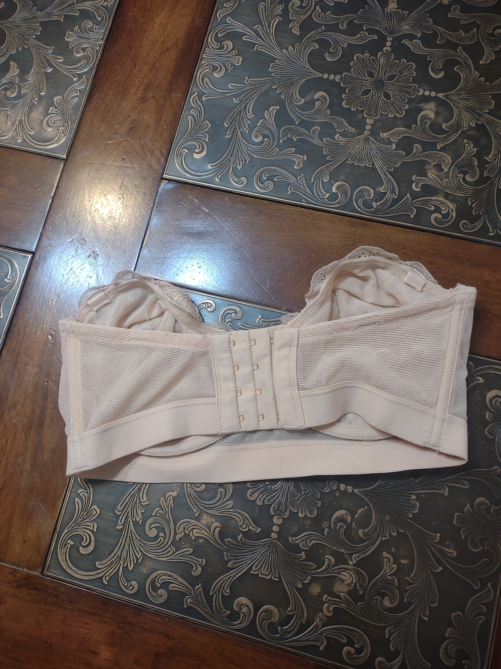 Lively Cream Strapless Lace Unlined Bra 32 DD - Picture 4 of 4